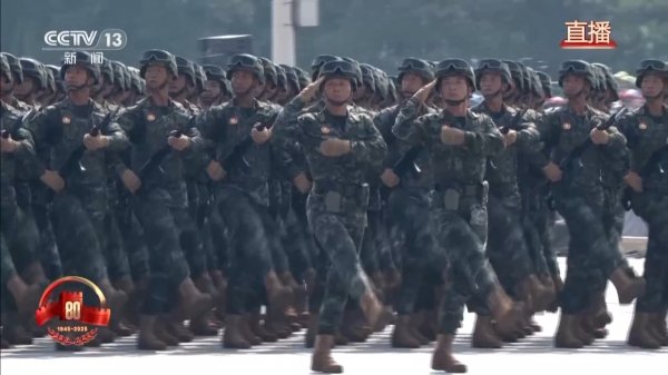 贵盈配资 多能一体 维稳维权 武警部队方队接受检阅